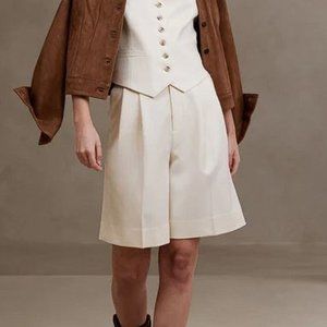 BANANA REPUBLIC Women's Lido Wool Bermuda Shorts Size 6 in Transition Cream